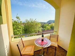 Апартаменты Pansion Nobel Петровац Двухместный номер с 1 кроватью и балконом, вид на море-1